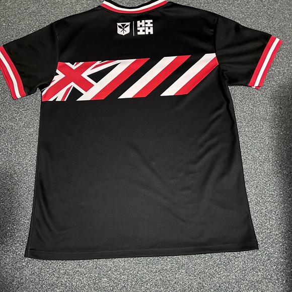 Hawaii’s Finest Black and Red Graphic T-Shirt - Picture 3 of 7